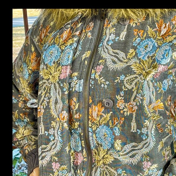 ⭐️HP⭐️FORNARINA▪️Sherpa Lined Faux Fur Hooded Floral Embroidered Jacket Coat - Picture 7 of 10